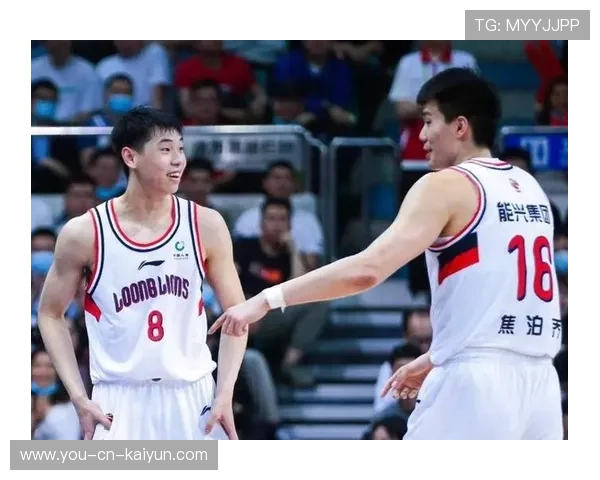 CBA焦泊乔篮下力量训练更强硬:开启全新竞技高度